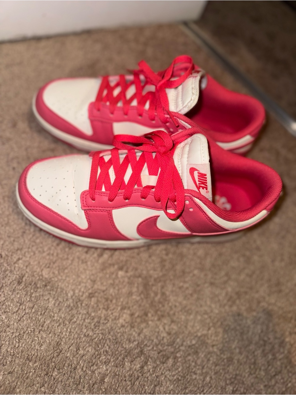 Nike Low-Top Sneakers in White & Pink